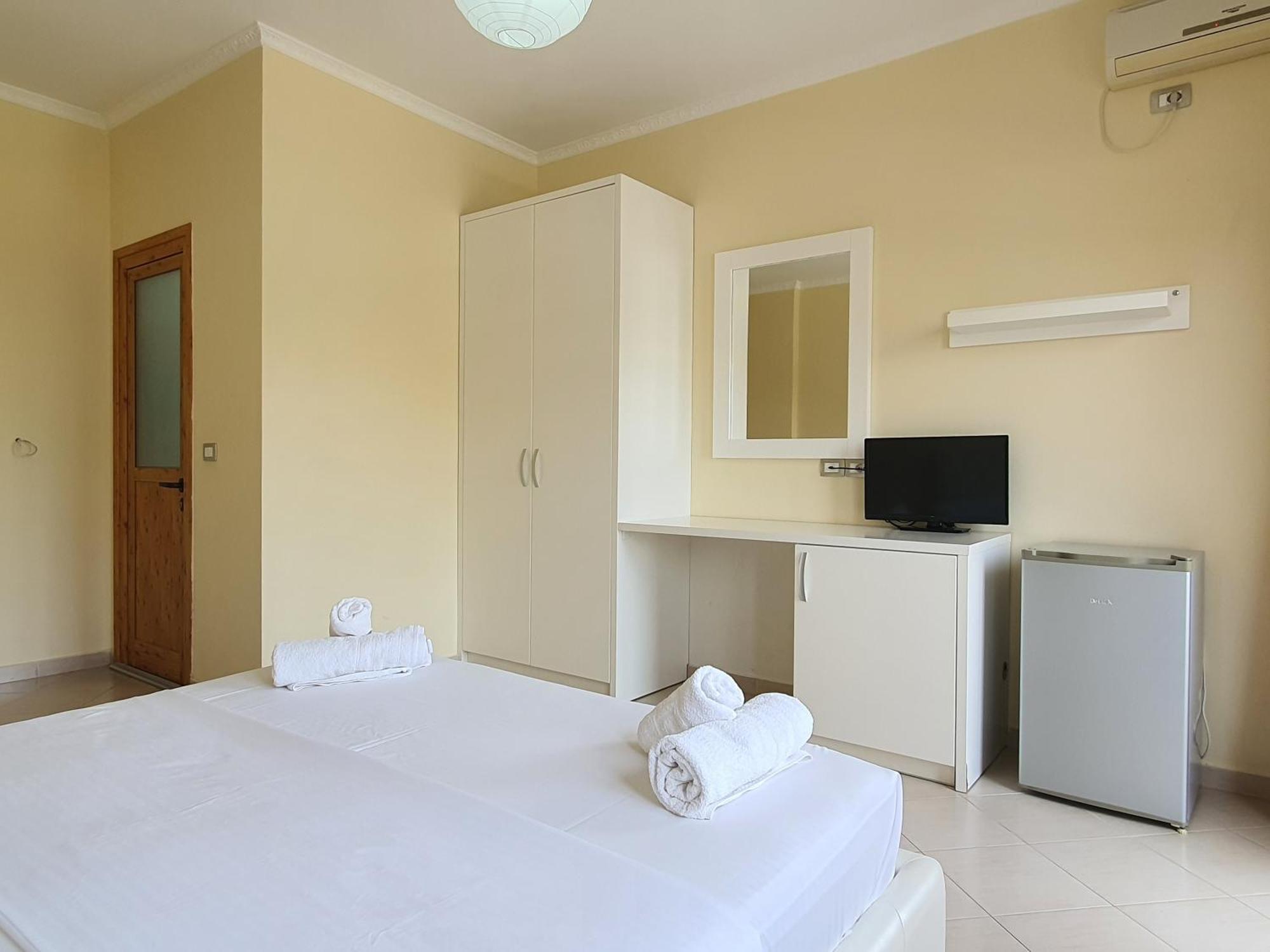 Mintt Hotel Ksamil Buitenkant foto